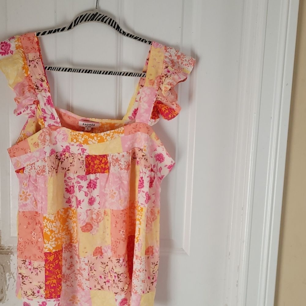 Andree top large NWT  super cute